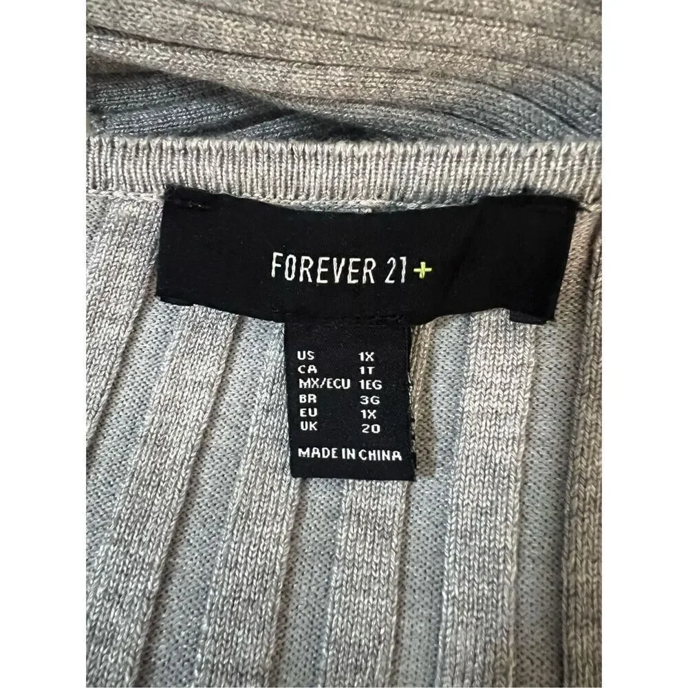 Forever 21 Women Plus Size 1X Knit Cardigan Sweater V-Neck Adult Crop Fit Gray